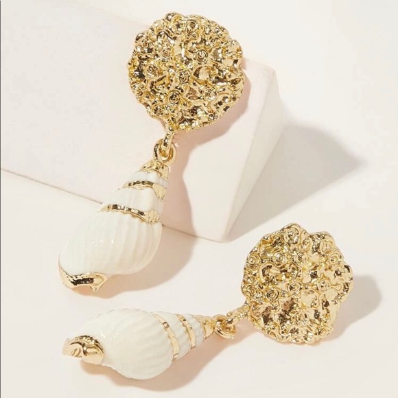 Jewelry - ✨2/$25✨Textured Seashells✨